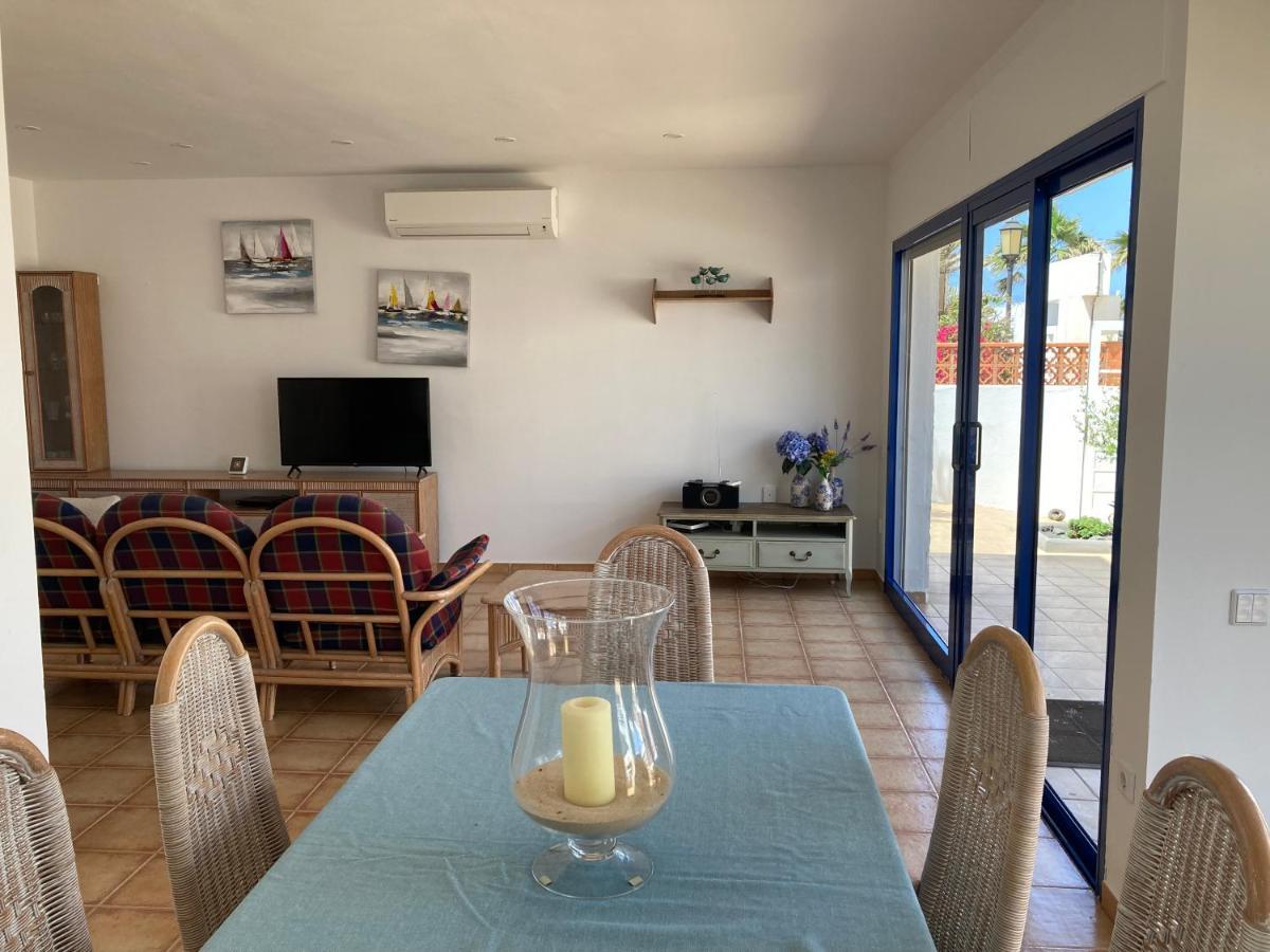 Beach House With The Heated Pool Next To Rocky Point Corralejo Eksteriør billede